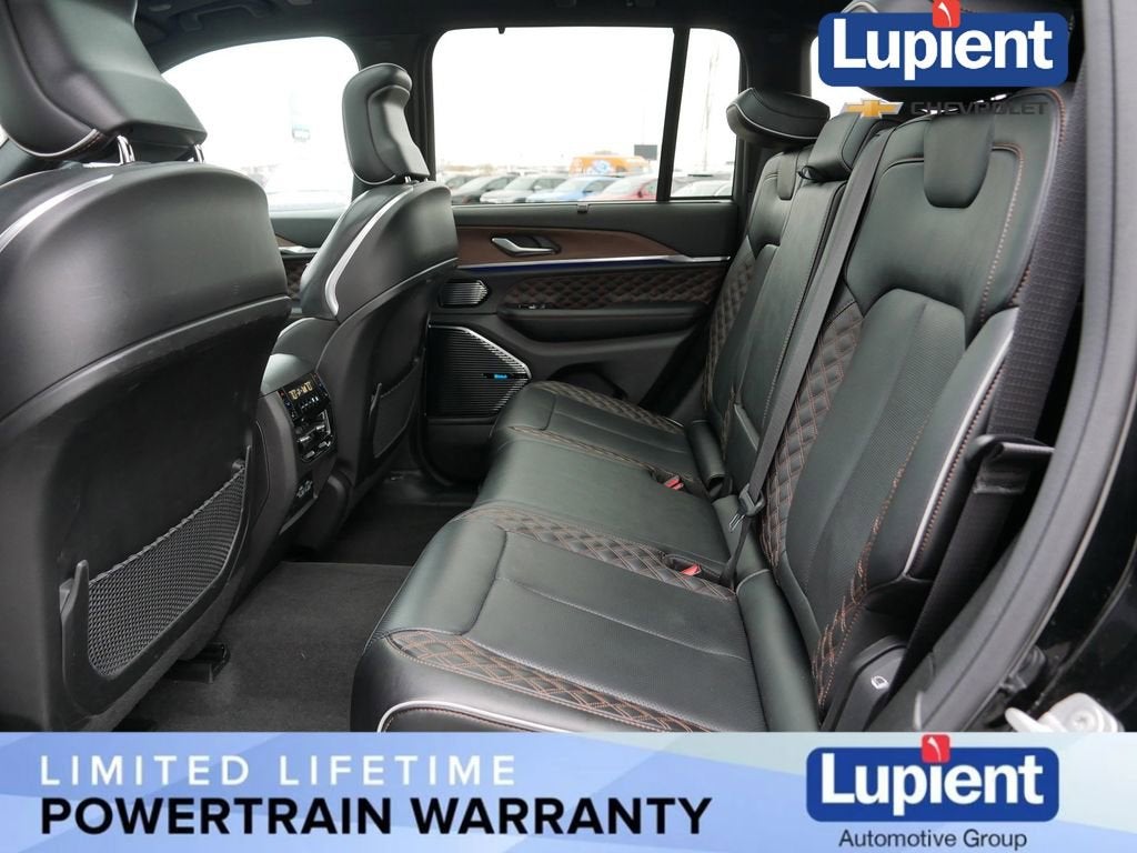 2022 Jeep Grand Cherokee Summit