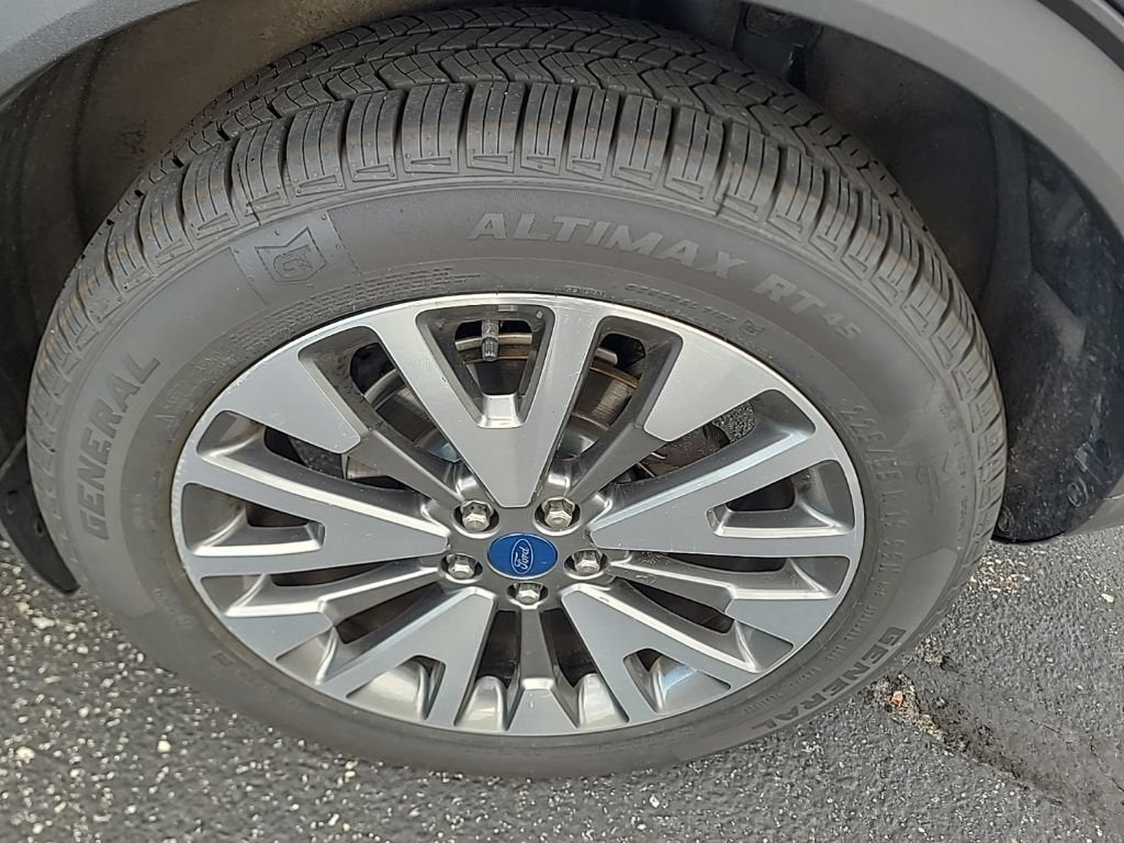 2022 Ford Escape Titanium