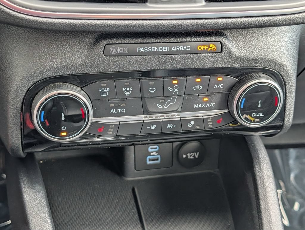 2022 Ford Escape Titanium
