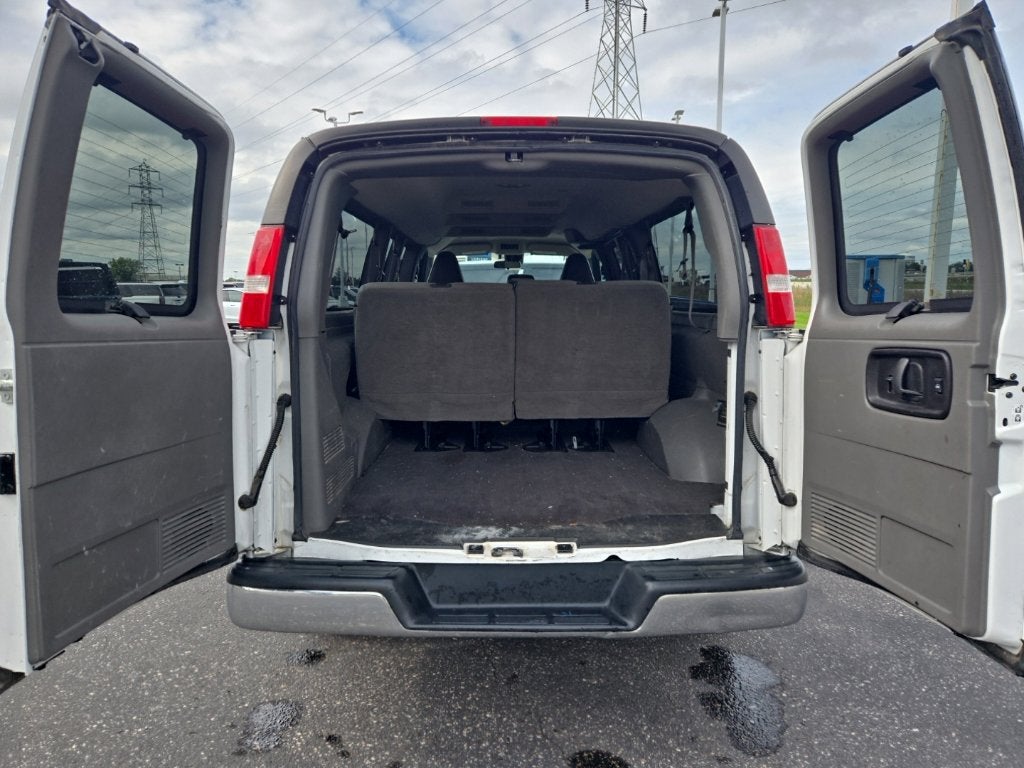 2020 Chevrolet Express Passenger 3500 LT