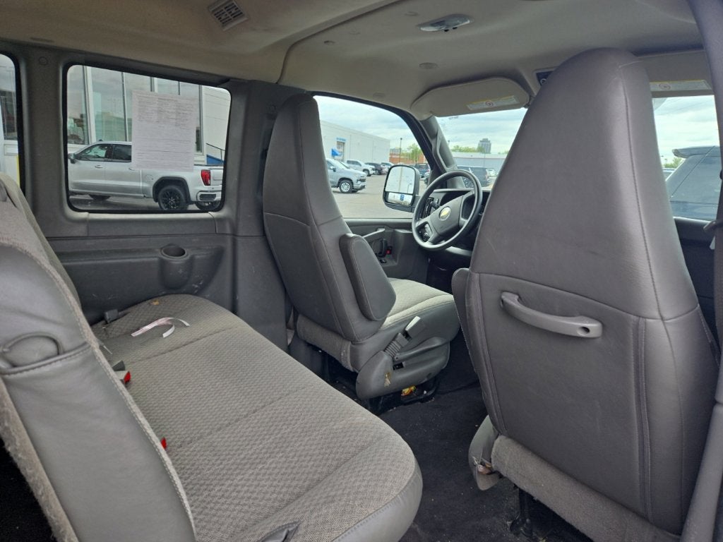 2020 Chevrolet Express Passenger 3500 LT
