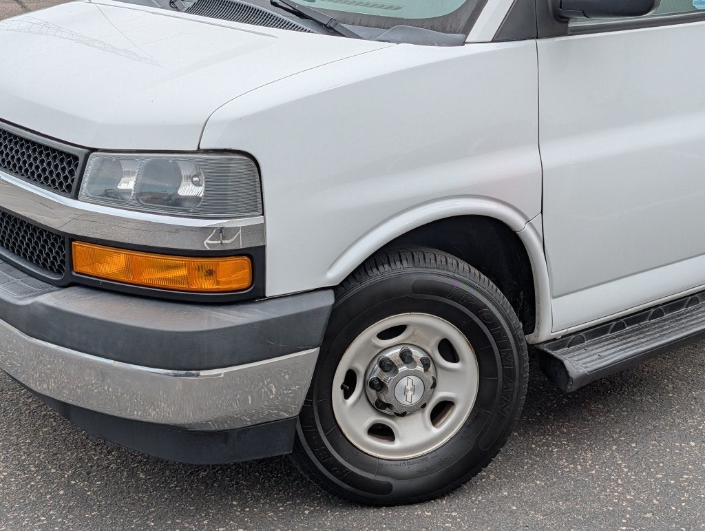 2020 Chevrolet Express Passenger 3500 LT