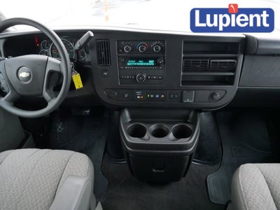 2025 Chevrolet Express Passenger 3500 1LT