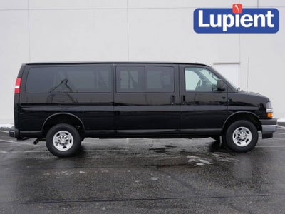 2025 Chevrolet Express Passenger 3500 1LT
