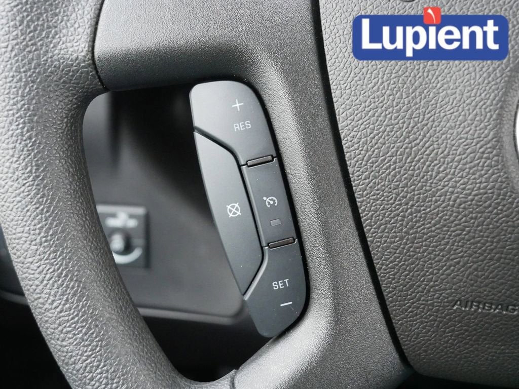 2025 Chevrolet Express Passenger 3500 1LT