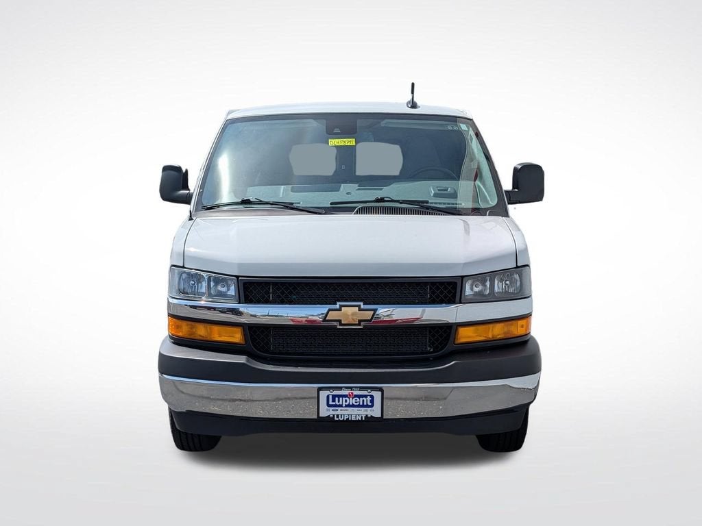 2025 Chevrolet Express Passenger 1LT