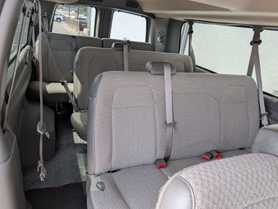 2025 Chevrolet Express Passenger 1LT
