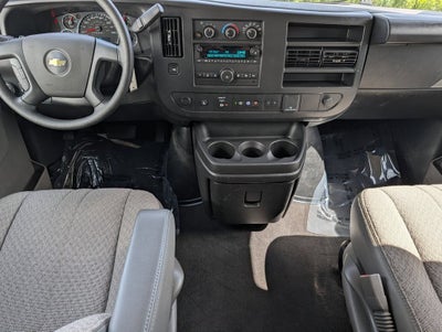 2025 Chevrolet Express Passenger 1LT