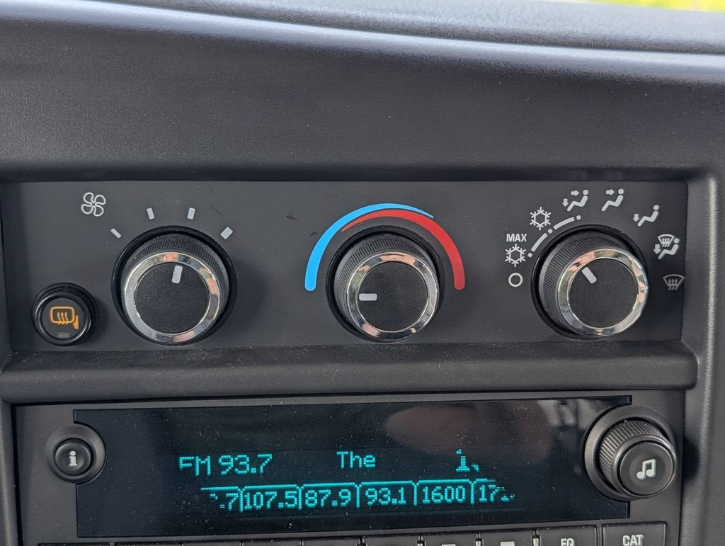 2025 Chevrolet Express Passenger 1LT