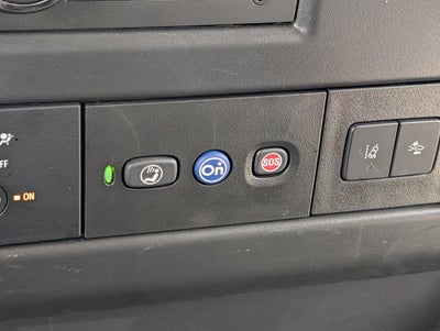 2025 Chevrolet Express Passenger 1LT