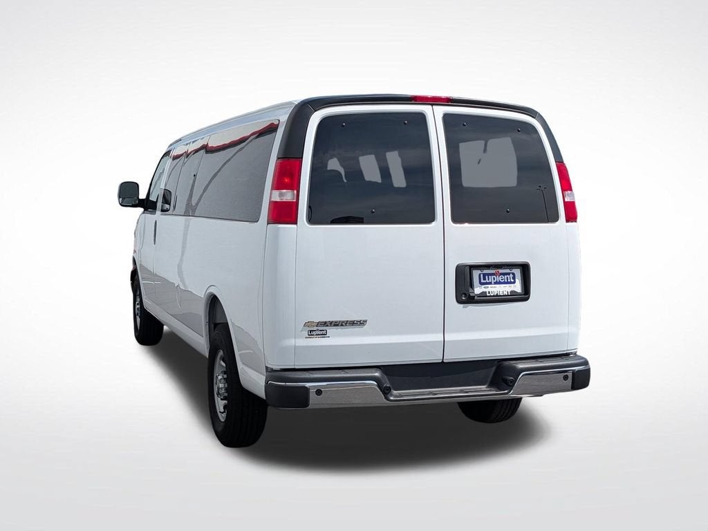 2025 Chevrolet Express Passenger 1LT
