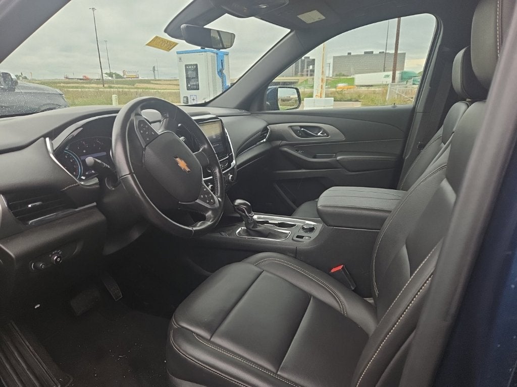 2022 Chevrolet Traverse LT Leather