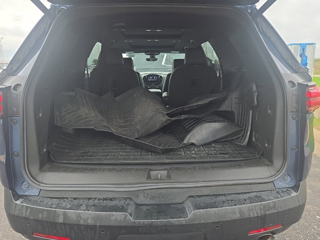 2022 Chevrolet Traverse LT Leather