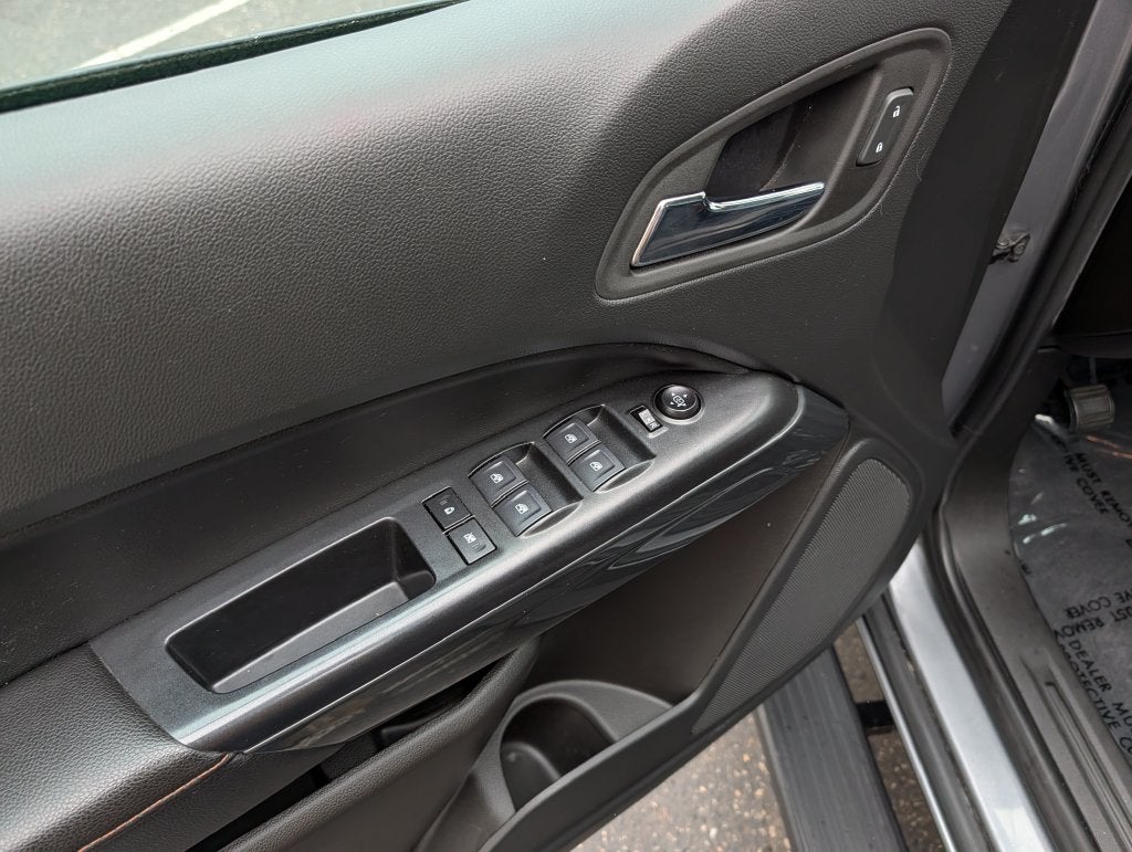 2022 GMC Canyon 4WD AT4 w/Leather