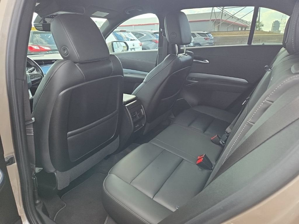 2022 Cadillac XT4 FWD Premium Luxury