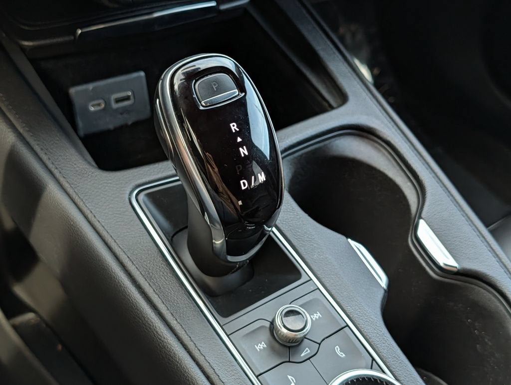 2022 Cadillac XT4 FWD Premium Luxury