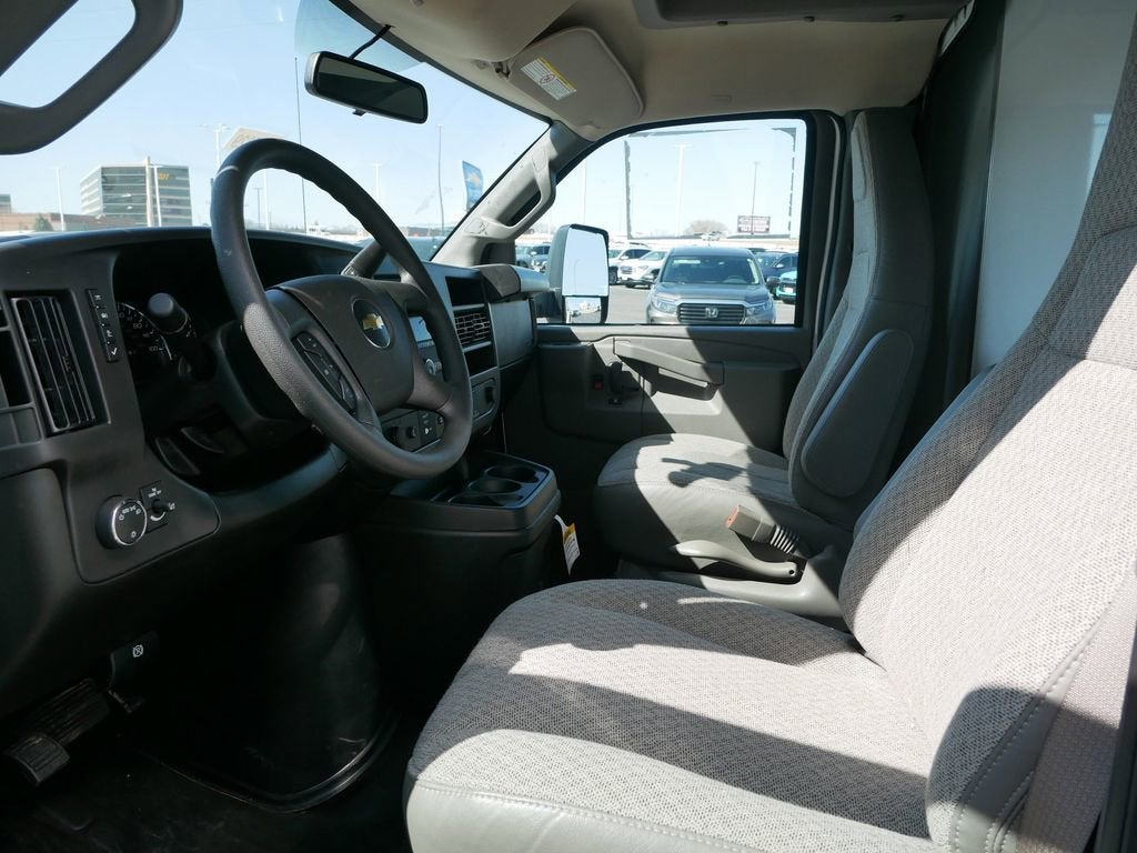 2025 Chevrolet Express Cutaway 4500 2WT