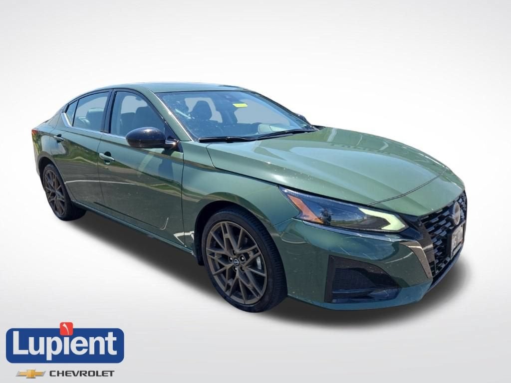 2025 Nissan Altima SR