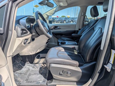 2023 Chrysler Pacifica Hybrid Touring L