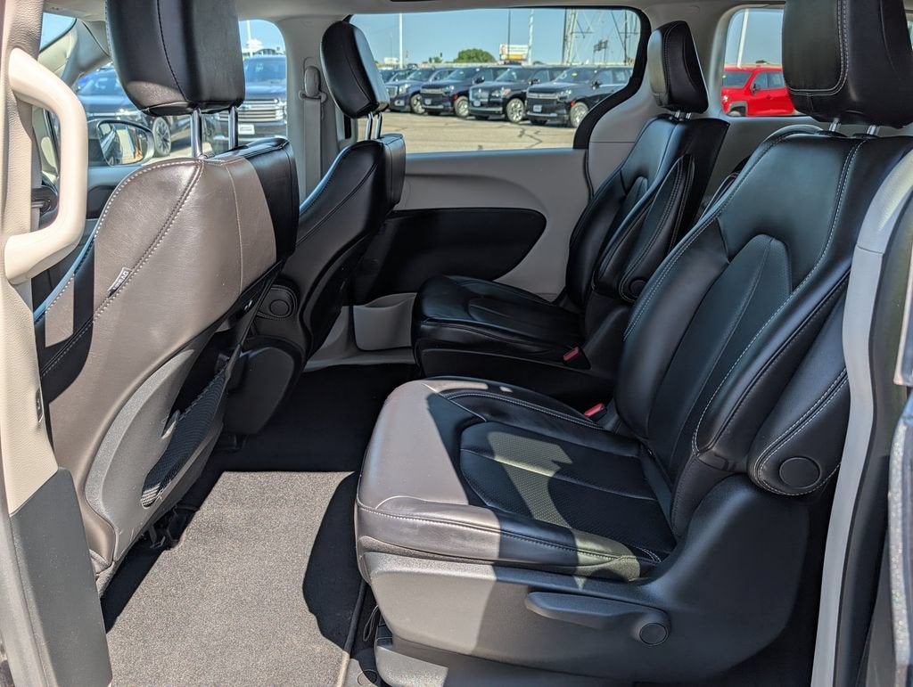 2023 Chrysler Pacifica Hybrid Touring L