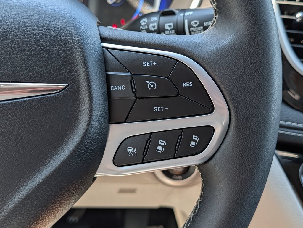 2023 Chrysler Pacifica Hybrid Touring L