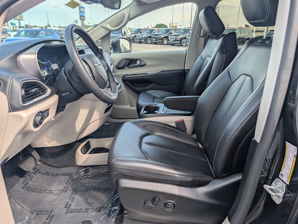 2023 Chrysler Pacifica Hybrid Touring L
