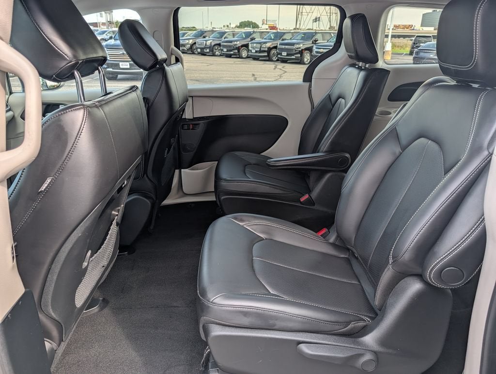 2023 Chrysler Pacifica Hybrid Touring L
