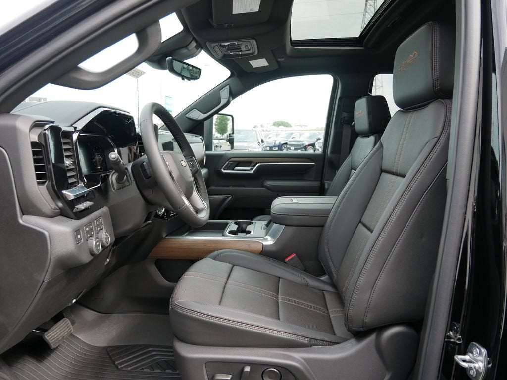 2026 Chevrolet Silverado 2500 HD High Country - Photo 14