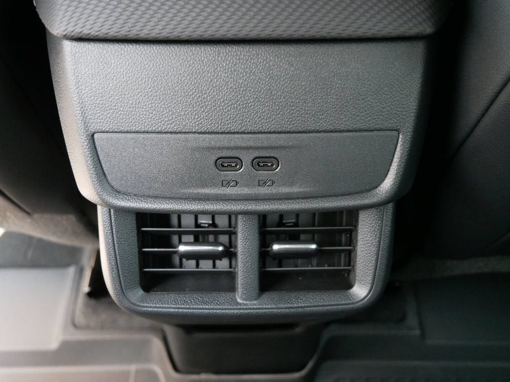 2027 Chevrolet Equinox LT - Photo 19