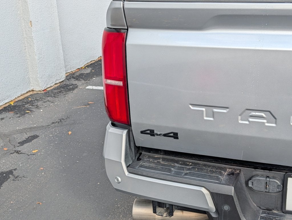 2024 Toyota Tacoma 4WD SR5