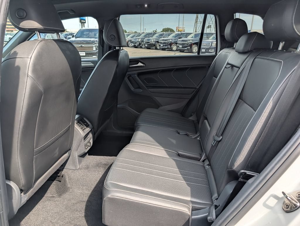 2023 Volkswagen Tiguan SE R-Line Black