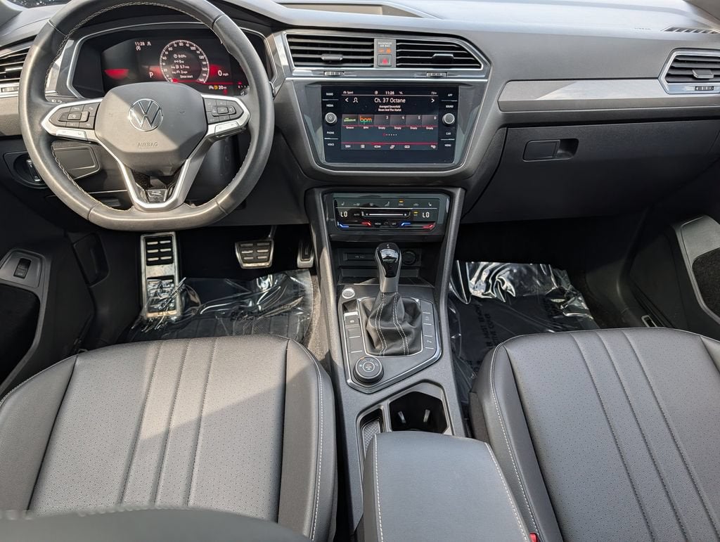 2023 Volkswagen Tiguan SE R-Line Black