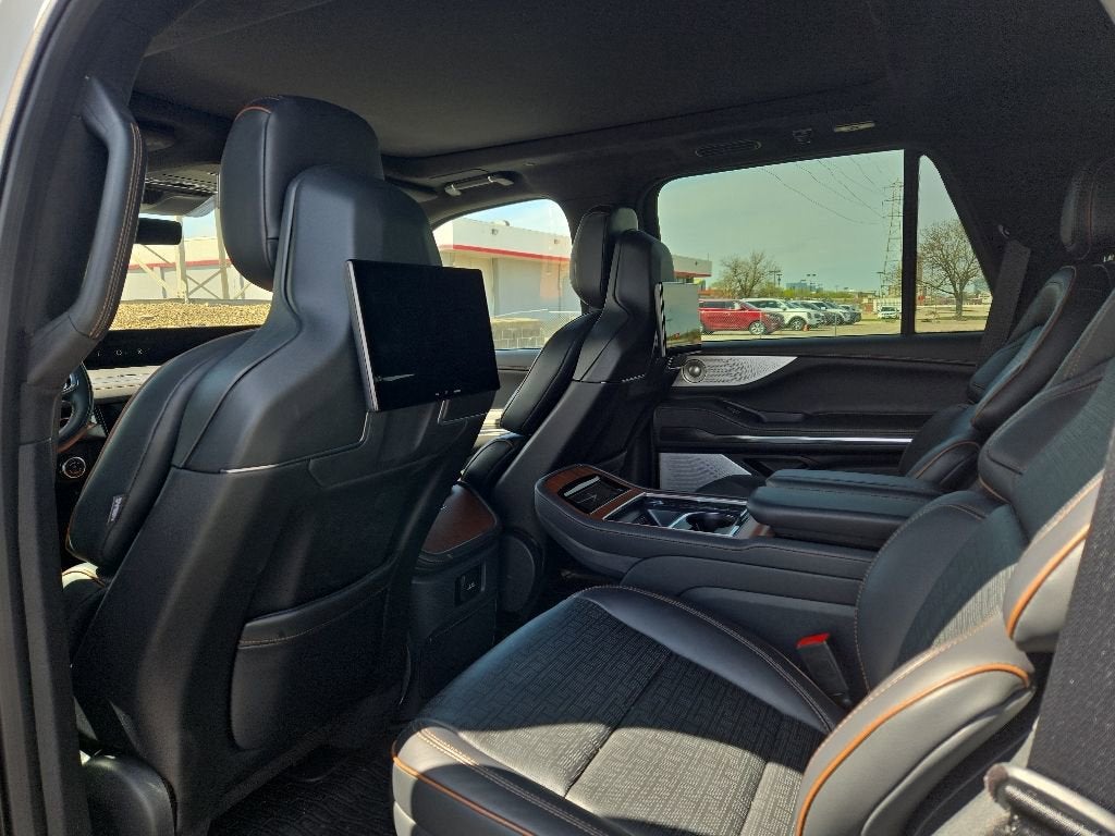 2025 Lincoln Navigator Black Label