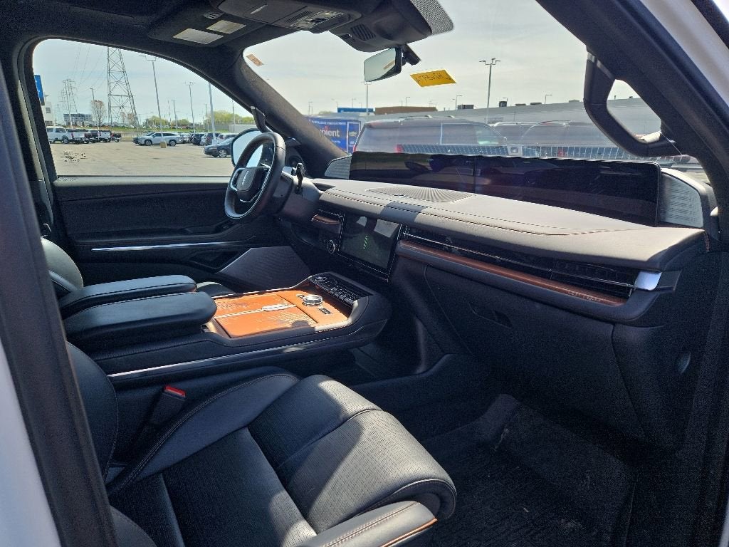 2025 Lincoln Navigator Black Label
