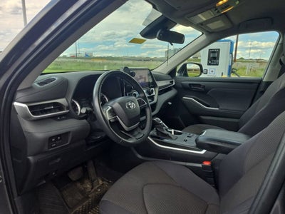 2024 Toyota Highlander LE