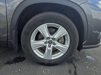 2024 Toyota Highlander LE