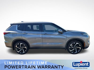 2023 Mitsubishi Outlander SE