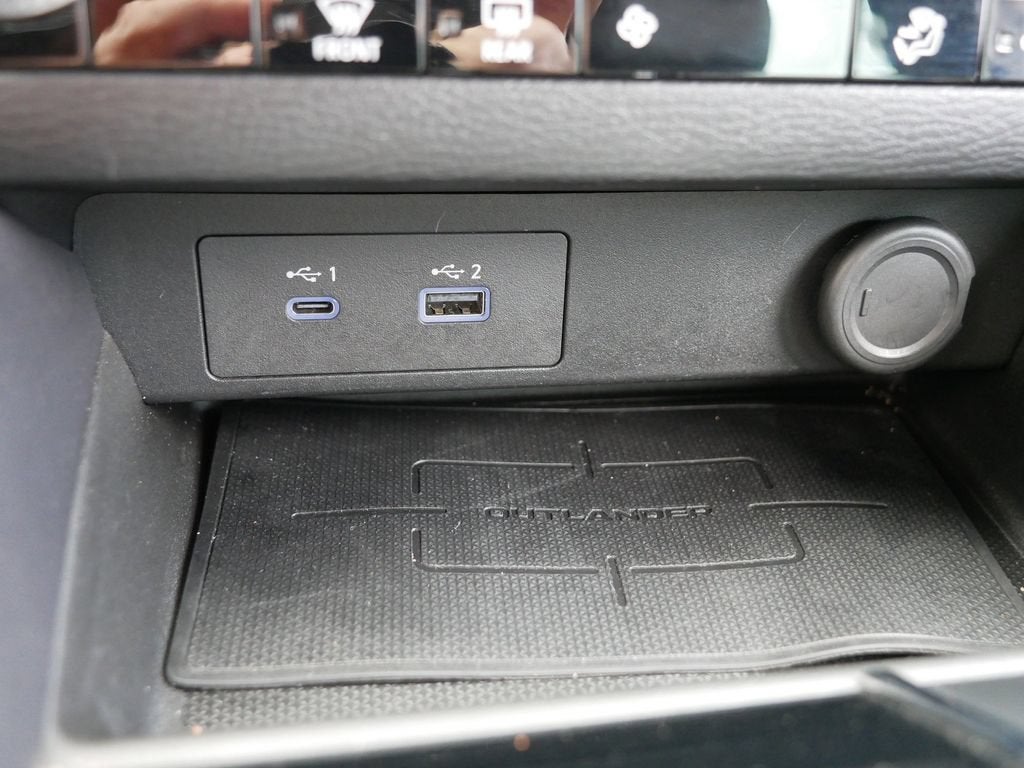 2023 Mitsubishi Outlander SE