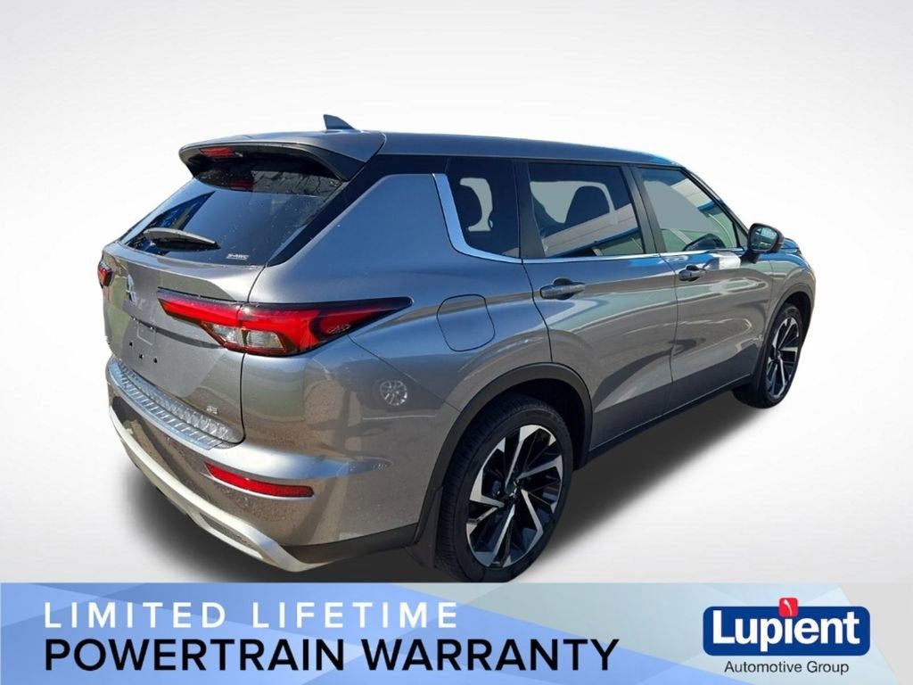 2023 Mitsubishi Outlander SE