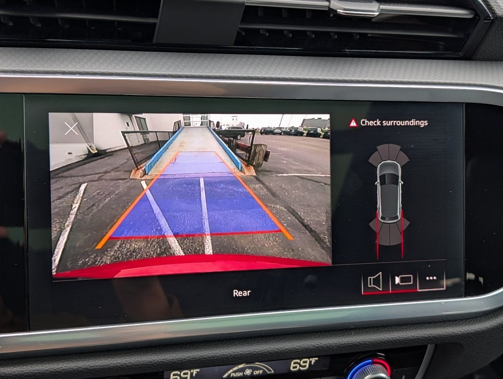 2023 Audi Q3 S line Premium