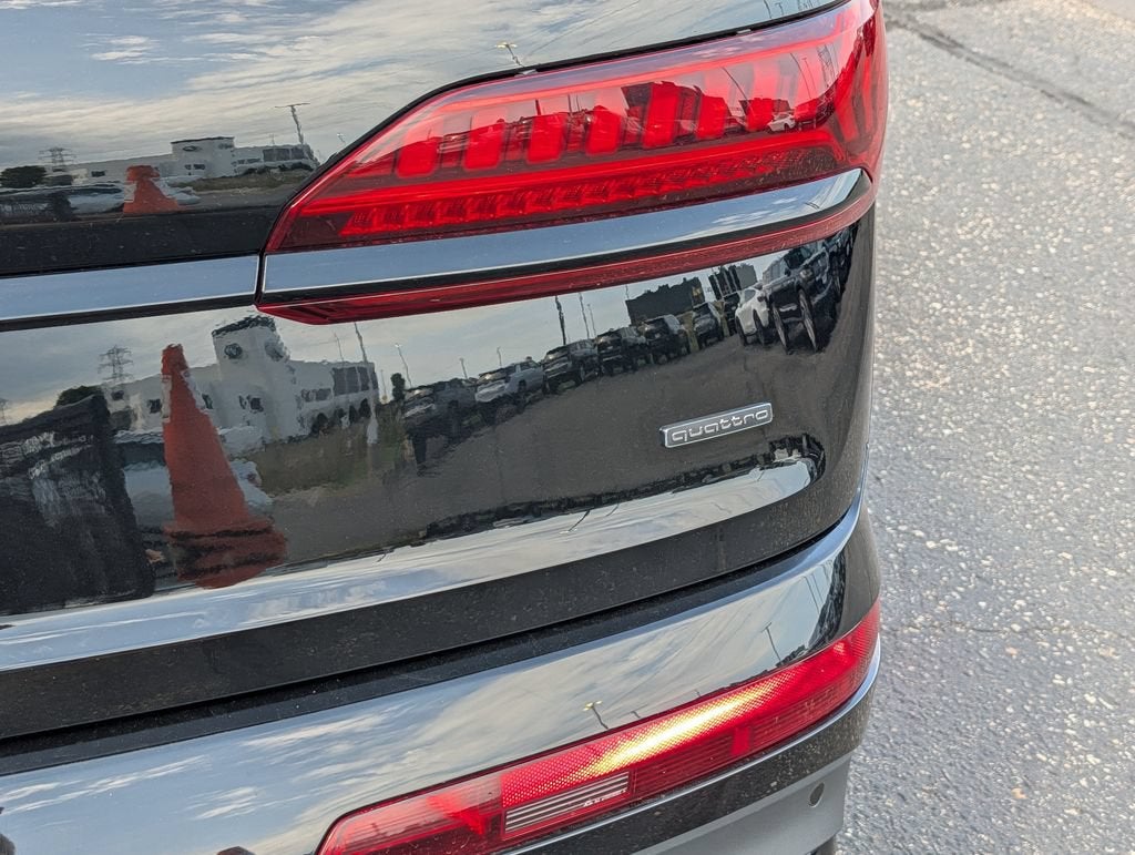 2023 Audi Q7 Premium Plus