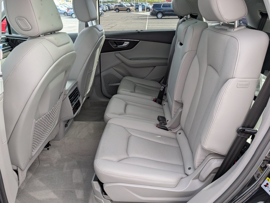2023 Audi Q7 Premium Plus