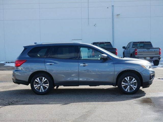 Used 2019 Nissan Pathfinder SV with VIN 5N1DR2MM4KC588689 for sale in Bloomington, Minnesota