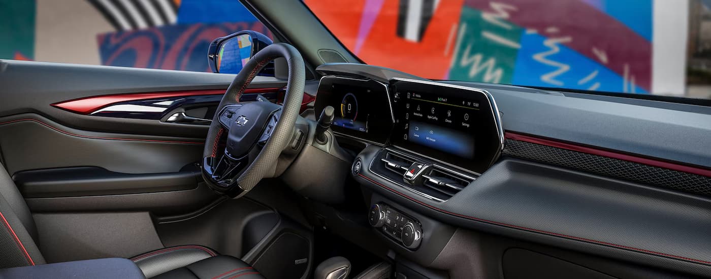 Infotainment display and digital guage cluster in a 2025 Chevy Trailblazer